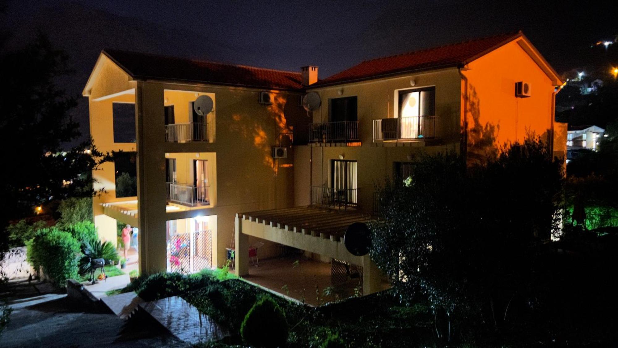 Villa Risan Apartments Εξωτερικό φωτογραφία
