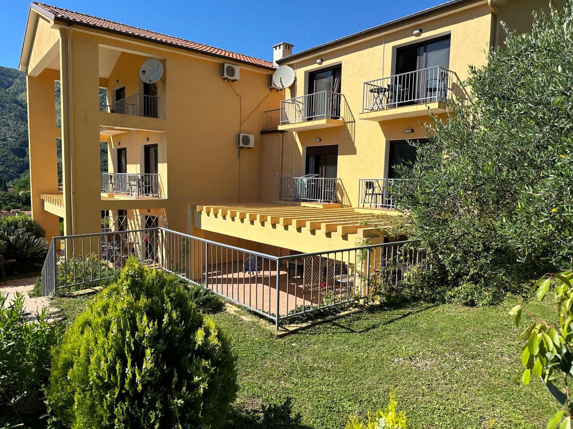 Villa Risan Apartments Εξωτερικό φωτογραφία